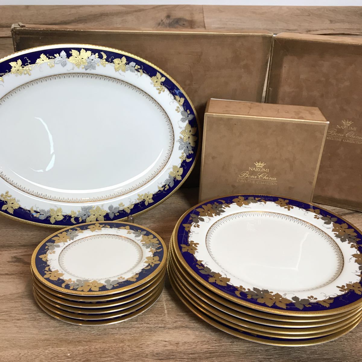 4客セット☆NARUMI Bone China☆ティーカップ＆ソーサーセットの