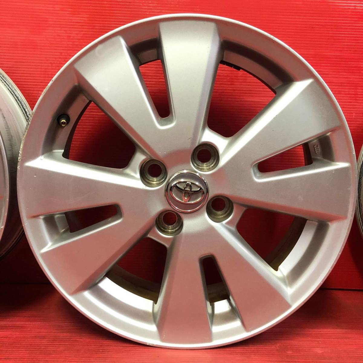 トヨタ純正 16インチ アルミホイール 4本セット 16x5.5J off+39 4穴