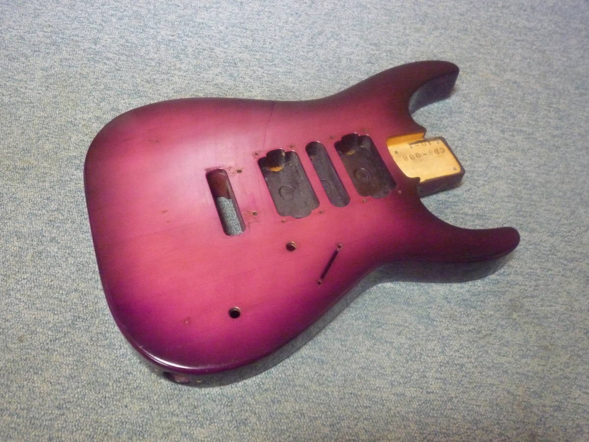Charvel CDS-38 サンバーストエレキギター ディンキータイプ 【公式通販】