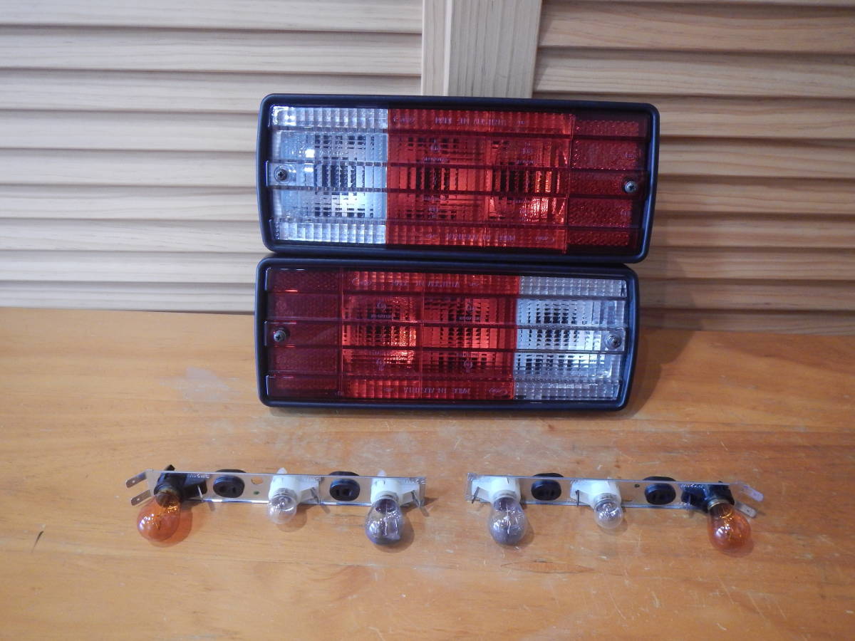 Gクラス　W463 テールランプ ライト A4639064201 左右セット Mercedes-Benz 純正品 W463A テールランプ 左右共通(片側