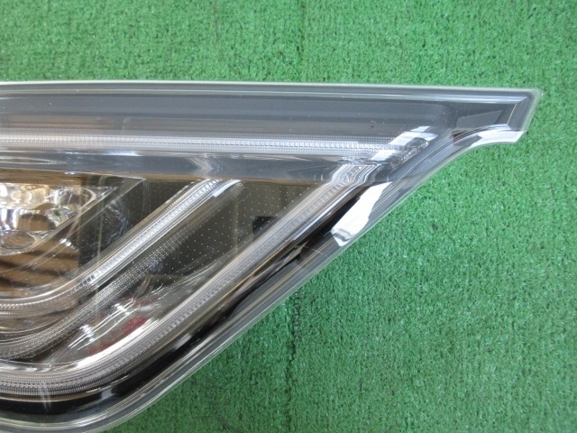 60 前期 ハリアー 左 内側 テールレンズ 60 前期 ハリアー 左 内側 テールレンズ