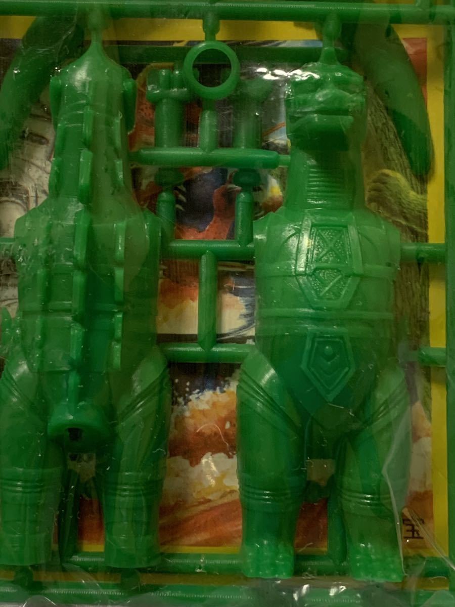 未塗装 サンダーマスク 27cm 無版権 パチ怪獣 ソフビ人形 1972年