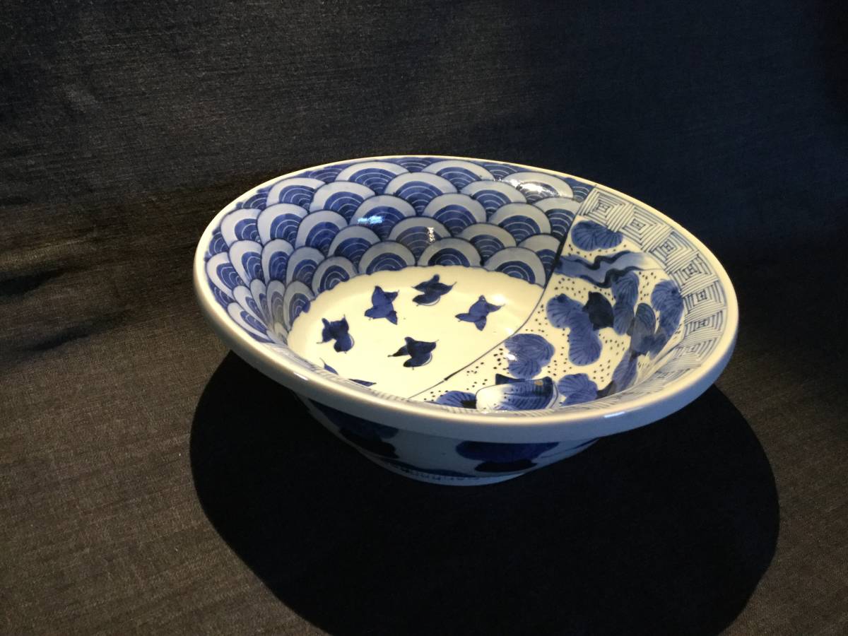 古伊万里　染付牡丹唐草文大鉢　江戸時代中期(元禄)頃　優品 古伊万里 染付牡丹唐草文大鉢 江戸時代中期(元禄)頃 優品 古伊万里