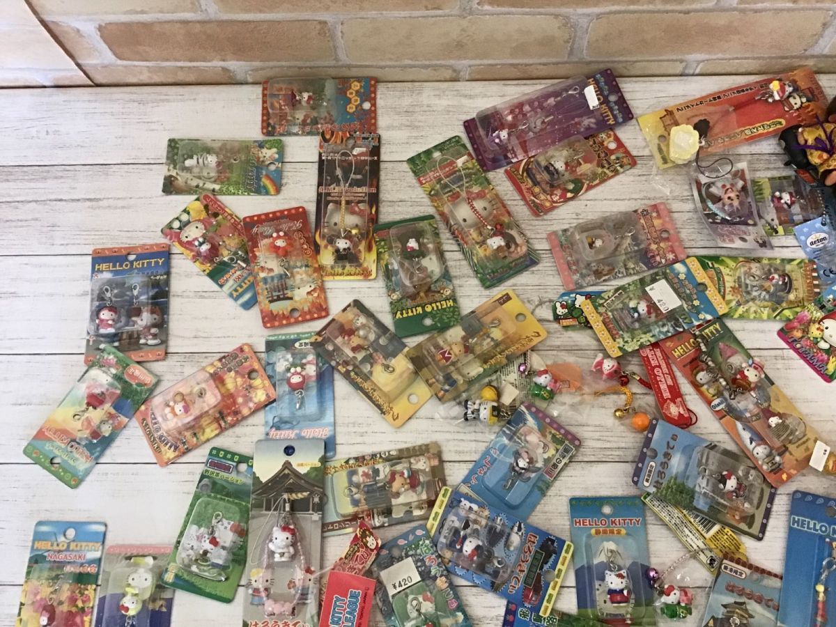 現状 キャラクターグッズ まとめ売り ハローキティ キューピー ご当地ストラップ チャーム マスコット 他 の落札情報詳細 ヤフオク落札価格情報 オークフリー スマートフォン版