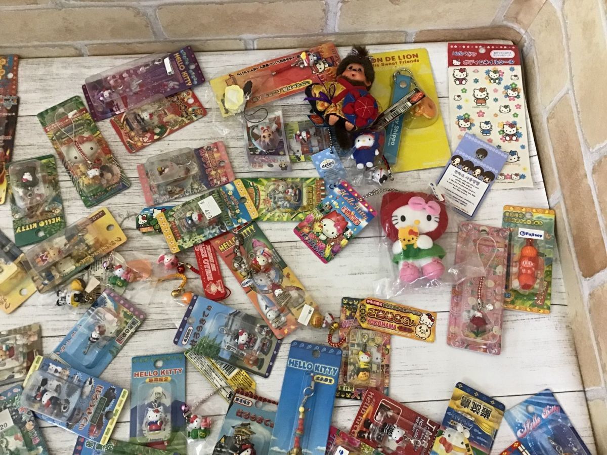 現状 キャラクターグッズ まとめ売り ハローキティ キューピー ご当地ストラップ チャーム マスコット 他 の落札情報詳細 ヤフオク落札価格情報 オークフリー スマートフォン版