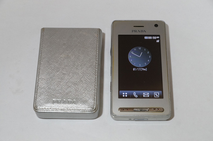 ドコモ FOMA PRADA ガラケー LG L852i プラダフォン 中古品 動作確認済