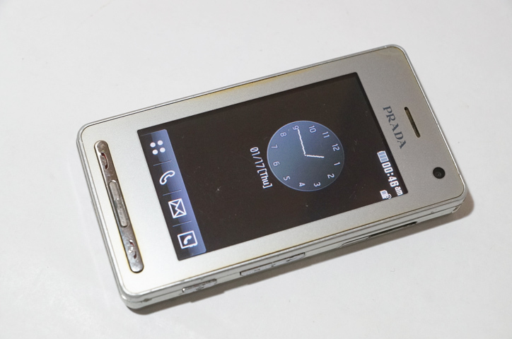 ドコモ FOMA PRADA ガラケー LG L852i プラダフォン 中古品 動作確認済