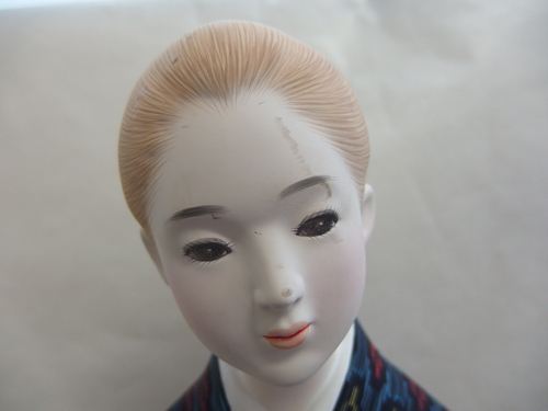 X00636w【三浦冨己子作 博多人形「かすりの女」】木札・しおり付き