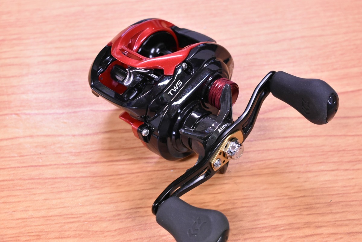 美品 ダイワ タトゥーラ Type R Ct100hl 左 ギヤ比 6 3 Daiwa Tatula タイプ R ベイトリール Kkm O1 の落札情報詳細 ヤフオク落札価格情報 オークフリー スマートフォン版
