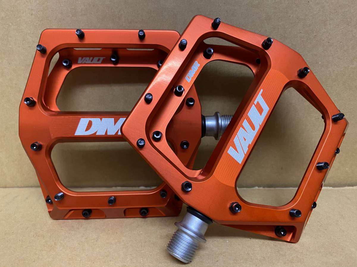 新品 DMR VAULT オレンジ フラットペダル マウンテンバイク MTB 新品