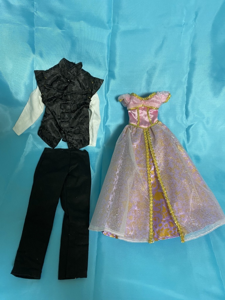 映画公開時のレアなラプンツェル フリン ドレス のみ ディズニーストア クラッシック ドール 人形 の落札情報詳細 ヤフオク落札価格情報 オークフリー スマートフォン版