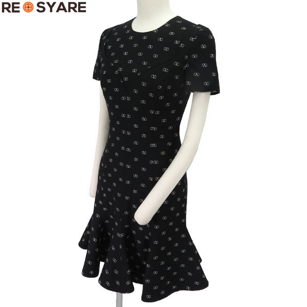 送料無料 美品 Valentino ヴァレンティノ Vロゴ オールオーバープリント 半袖 ラウンドネック フレア ドレス ワンピース 36 ブラック の落札情報詳細 ヤフオク落札価格情報 オークフリー スマートフォン版