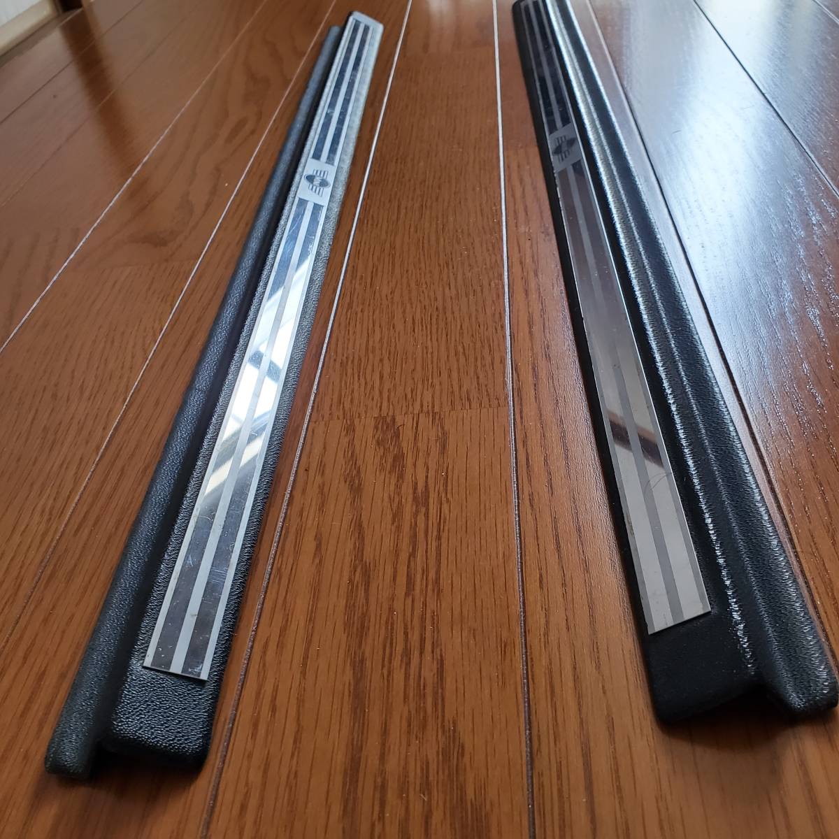 ローバーミニ用 John Cooper ドア ステップ モール セット ジョンクーパーオフィシャルドアステップモール : ミニマルヤマ