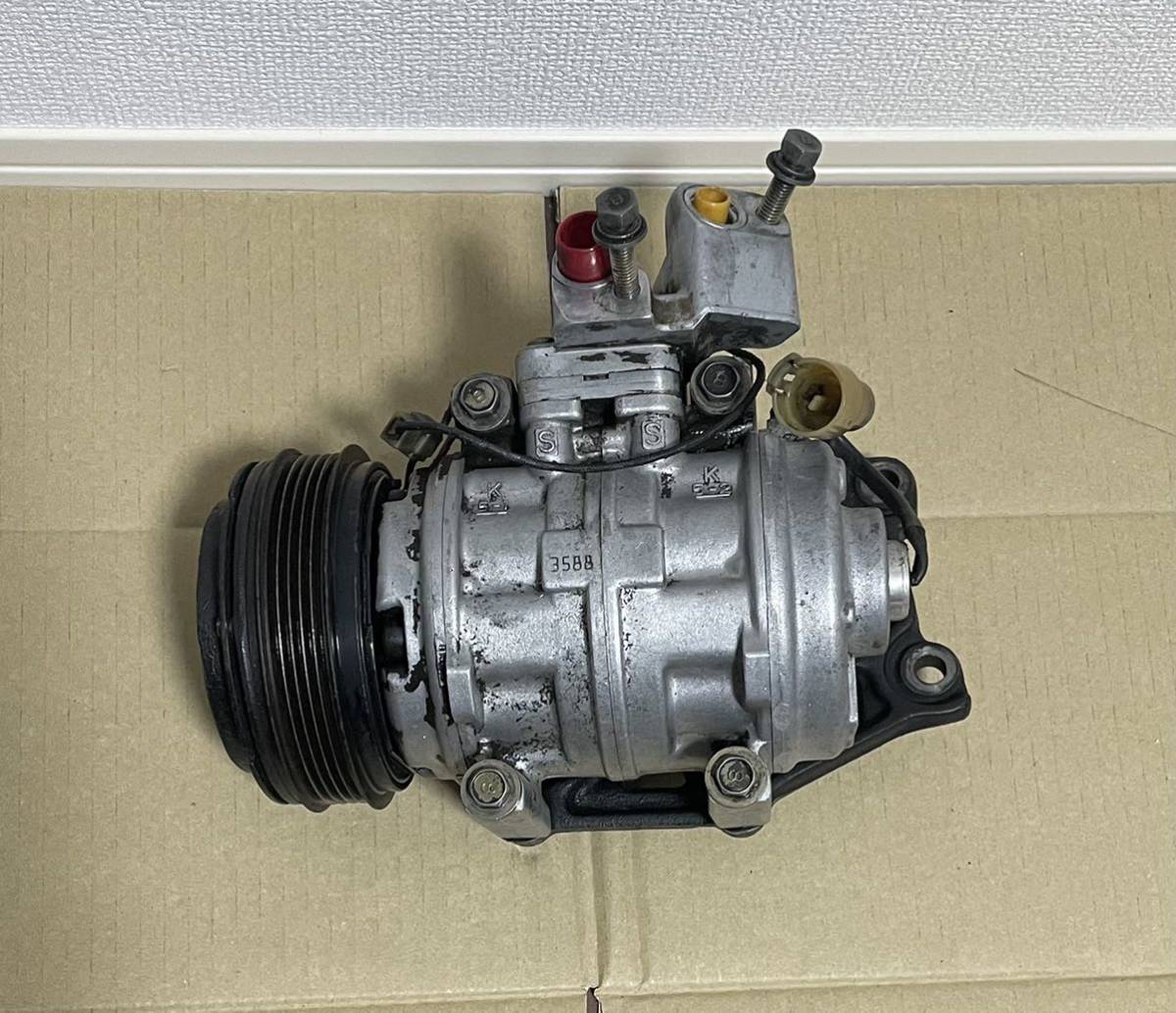 AE86 エアコンコンプレッサー ブラケット付き