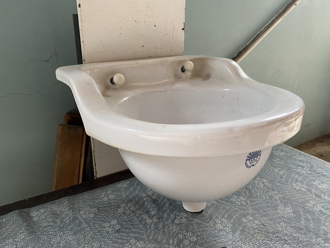 一葉の小舟 異形 台の鉢 個性 レトロ 陶磁器 洗面器
