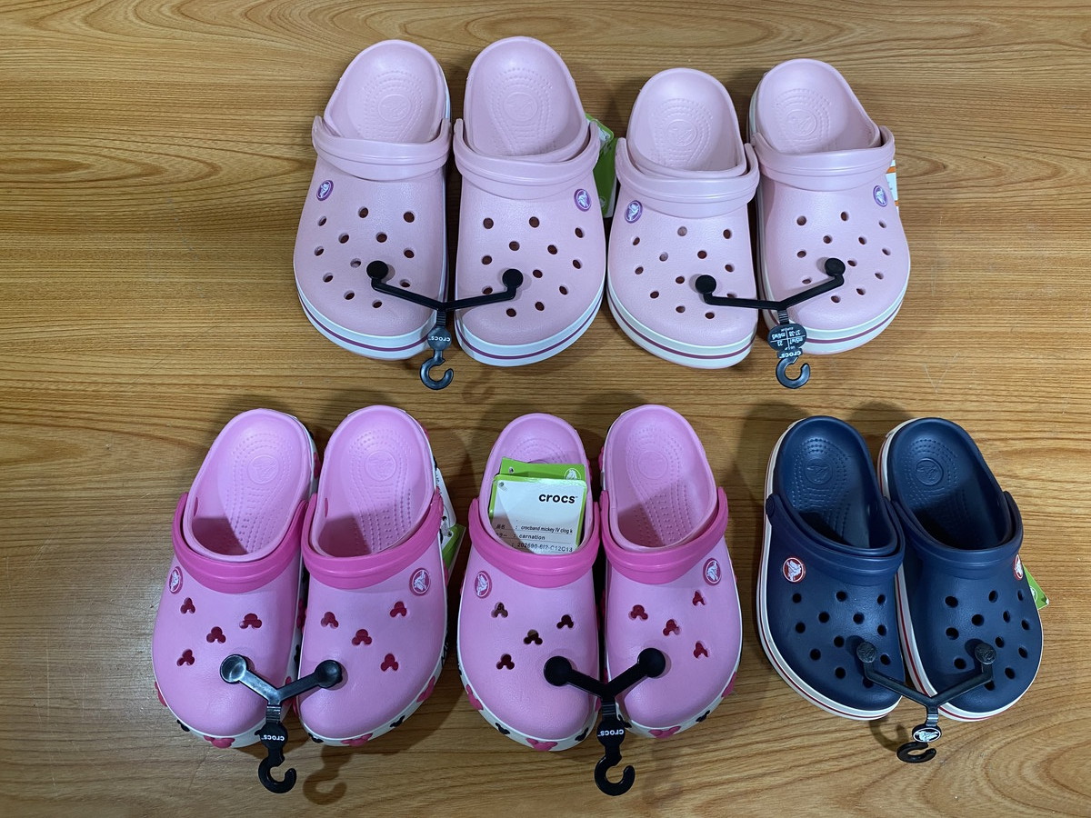 美品 Crocs クロックス クロックバンド サンダル シューズ 靴 室内用 オフィス 軽量 ディズニー ミッキー 紫 パープル 24cm Jx の落札情報詳細 ヤフオク落札価格情報 オークフリー スマートフォン版