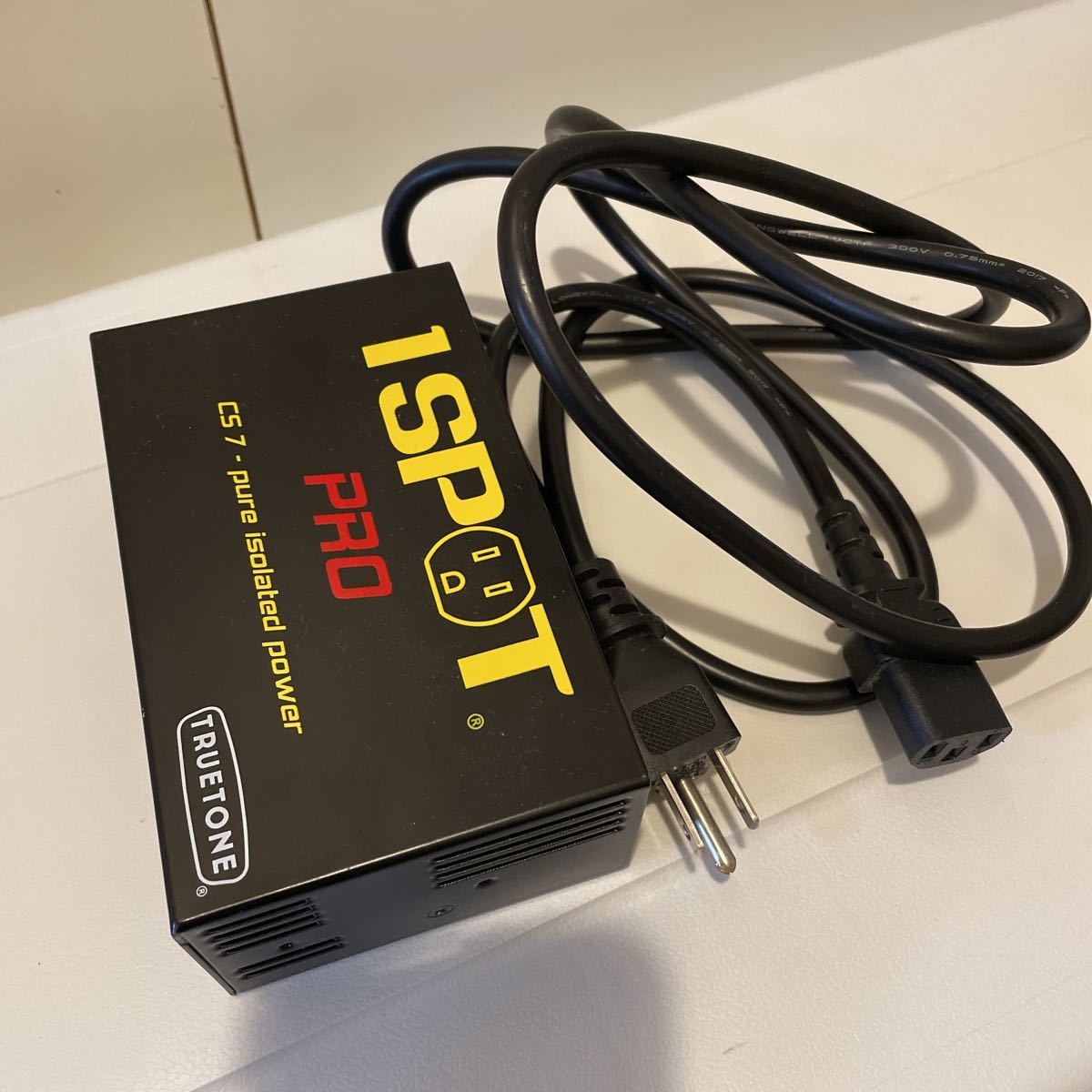 1SPOT Pro CS7 / TRUETONE (パワーサプライ) Amazon.com: 1 SPOT Pro CS7 Low Profile Guitar Pedal Power