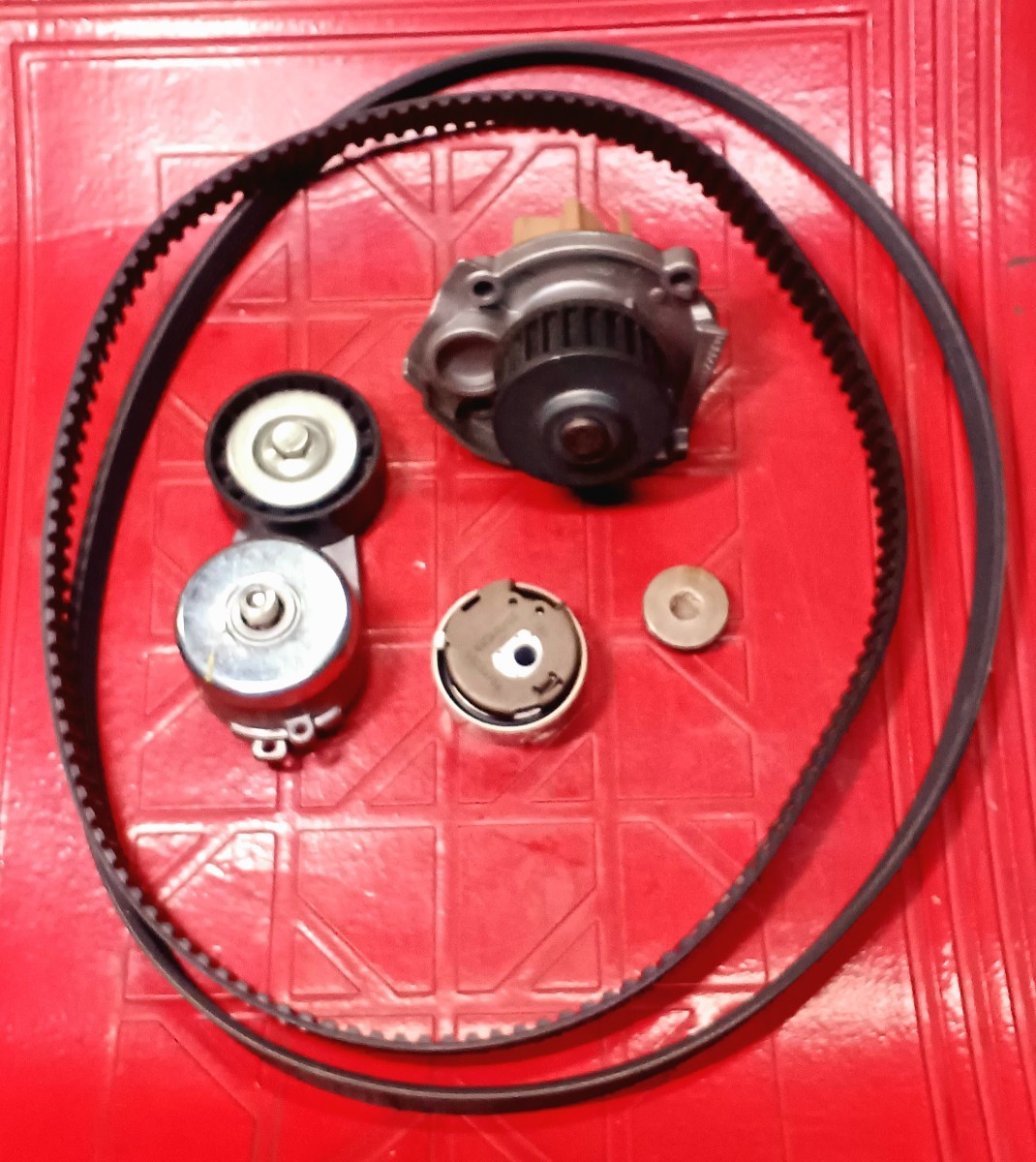 【やや傷や汚れあり】フィアット FIAT 500 1.2エンジン 純正 タイミングベルト＆テンショナ ファンベルト＆テンショナ ウォーター