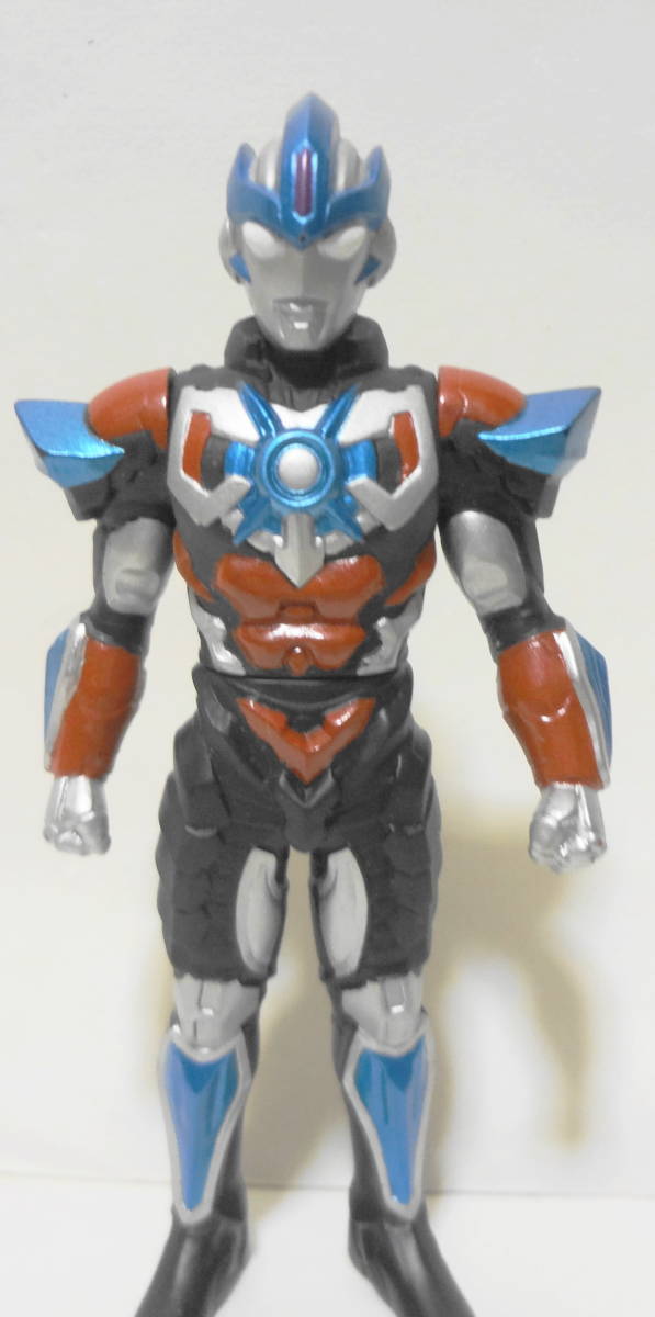 ウルトラヒーローオーブ ライトニングアタッカー オリジンザファースト タグ付き Amazon.co.jp: ウルトラヒーローシリーズ 40 ウルトラマンオーブ