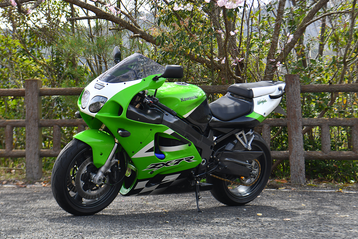 ZXR750 超希少の逆車 車検令和3年11月