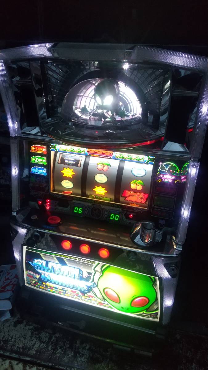 送料込】 美品 パチスロ スロット実機 サミー エイリヤン
