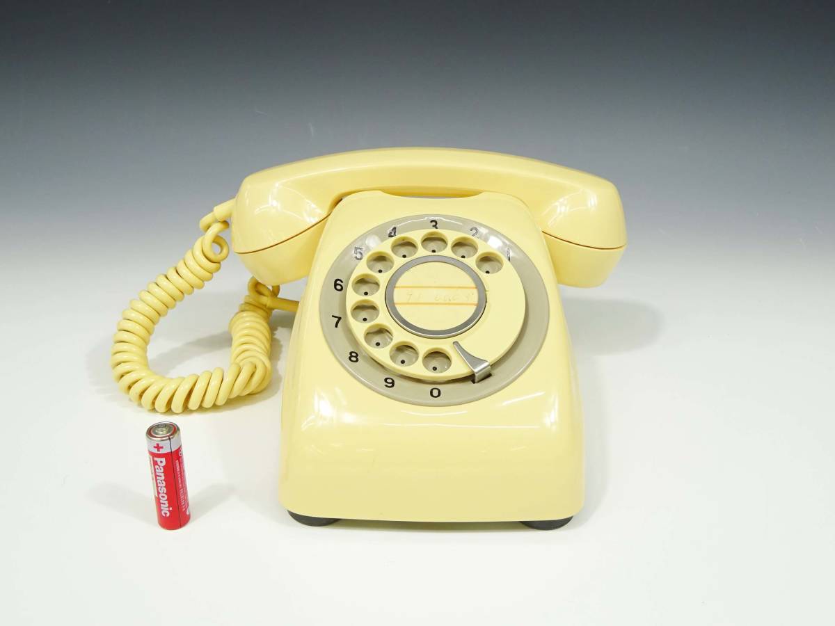 レトロ　回転式ダイヤル式　カラー電話機　クリーム色 レトロ 回転式ダイヤル式 カラー電話機 クリーム色
