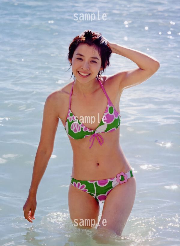 石田ゆり子 1994年 カレンダー 水着 オフショル ホットパンツ B2 7枚組 Yahoo!オークション - 平成7年7月4日・No27号・『水着 石田ゆり子』・