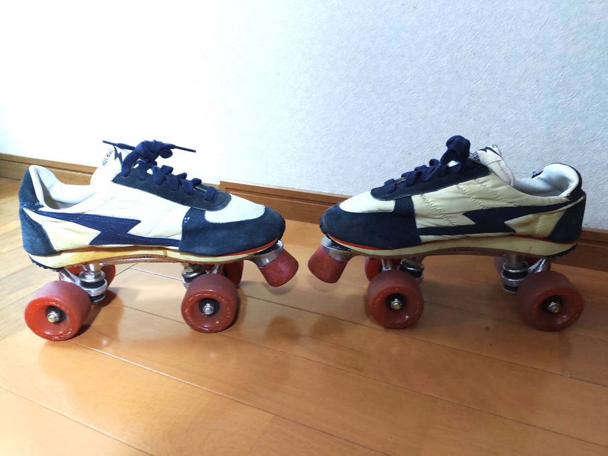 傷や汚れあり】※ローラースケート 靴付き 一体型 昭和レトロ 昭和50