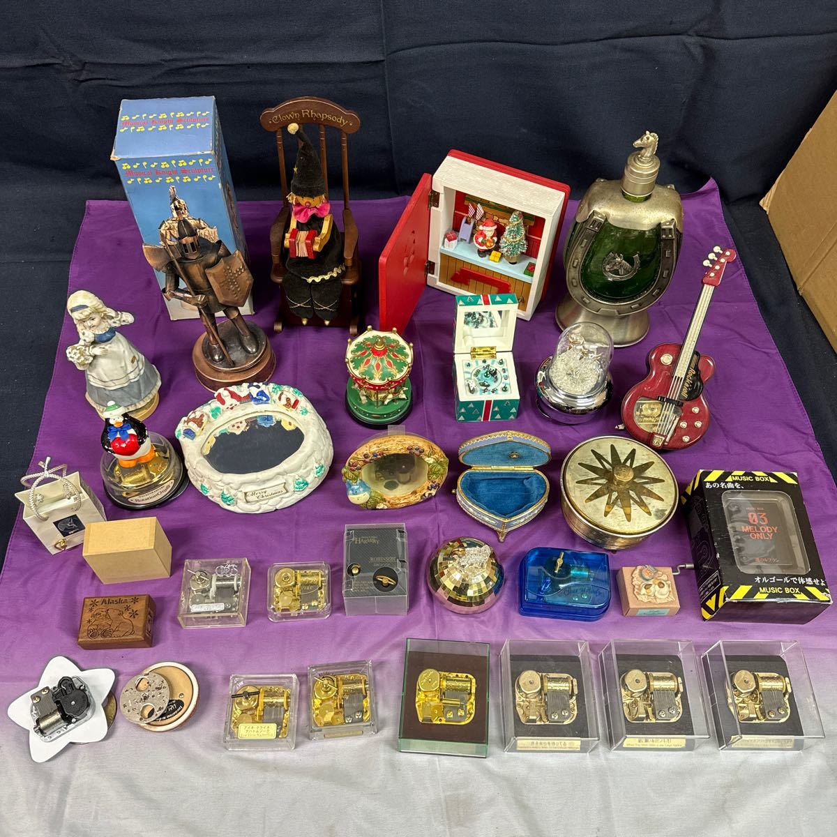 アンティークのオルゴールの置物 アンティークのオルゴールの置物 アンティークのオルゴールの置物