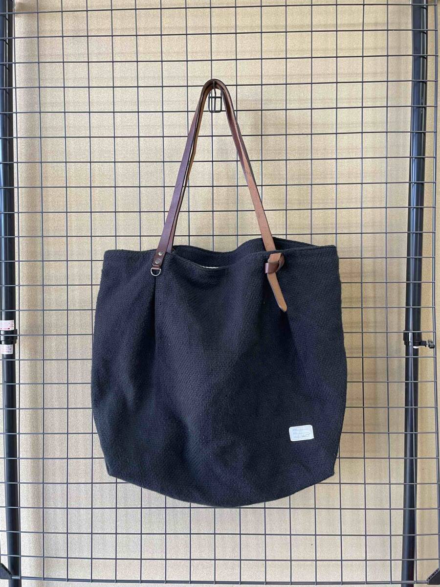 【目立った傷や汚れなし】【Name./ネーム.】Leather Shoulder Strap Big Tote Bag BLACK レザー