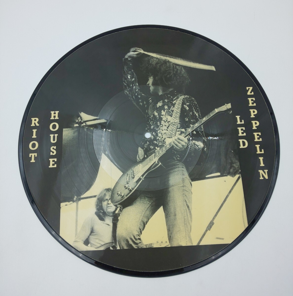 【やや傷や汚れあり】レコード ☆LED ZEPPELIN RIOT HOUSE LIVE 1972 RARE PIC DISC LP ...