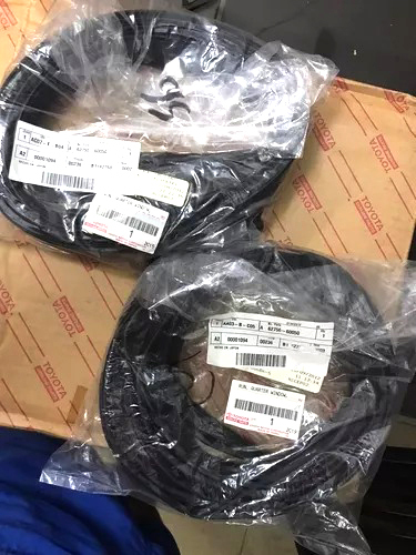 傷や汚れあり】ランクル70 純正 内側ウェザーストリップ HZJ74 HZJ73