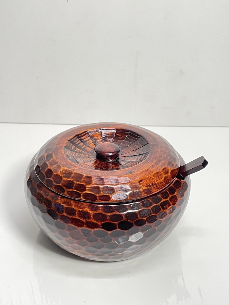 レア漆芸烏城彫お盆付きお櫃茶櫃飯櫃ごはん櫃小ぶり古瓦柄高級工芸品 レア漆芸烏城彫お盆付きお櫃茶櫃飯櫃ごはん櫃小ぶり古瓦柄高級工芸品