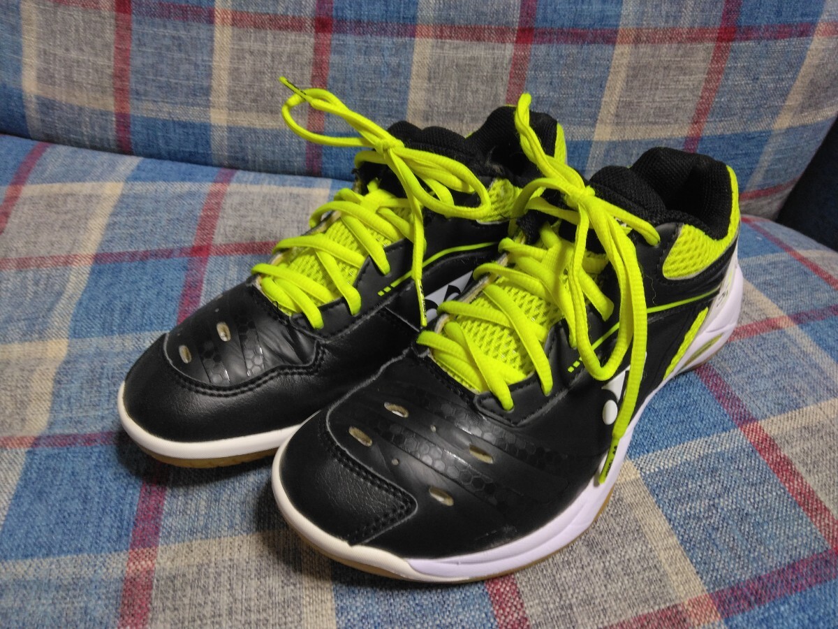 YONEX SHB-65 バドミントンシューズ 黒/黄