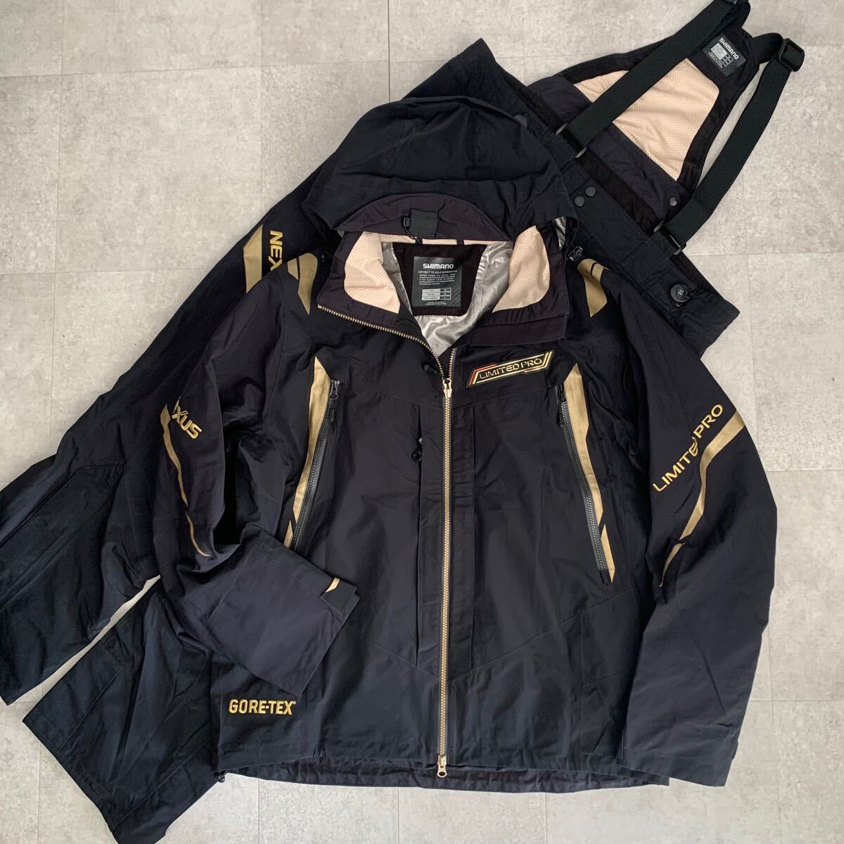 シマノ ネクサス リミテッドプロ フィッシングスーツ(上下セット) L