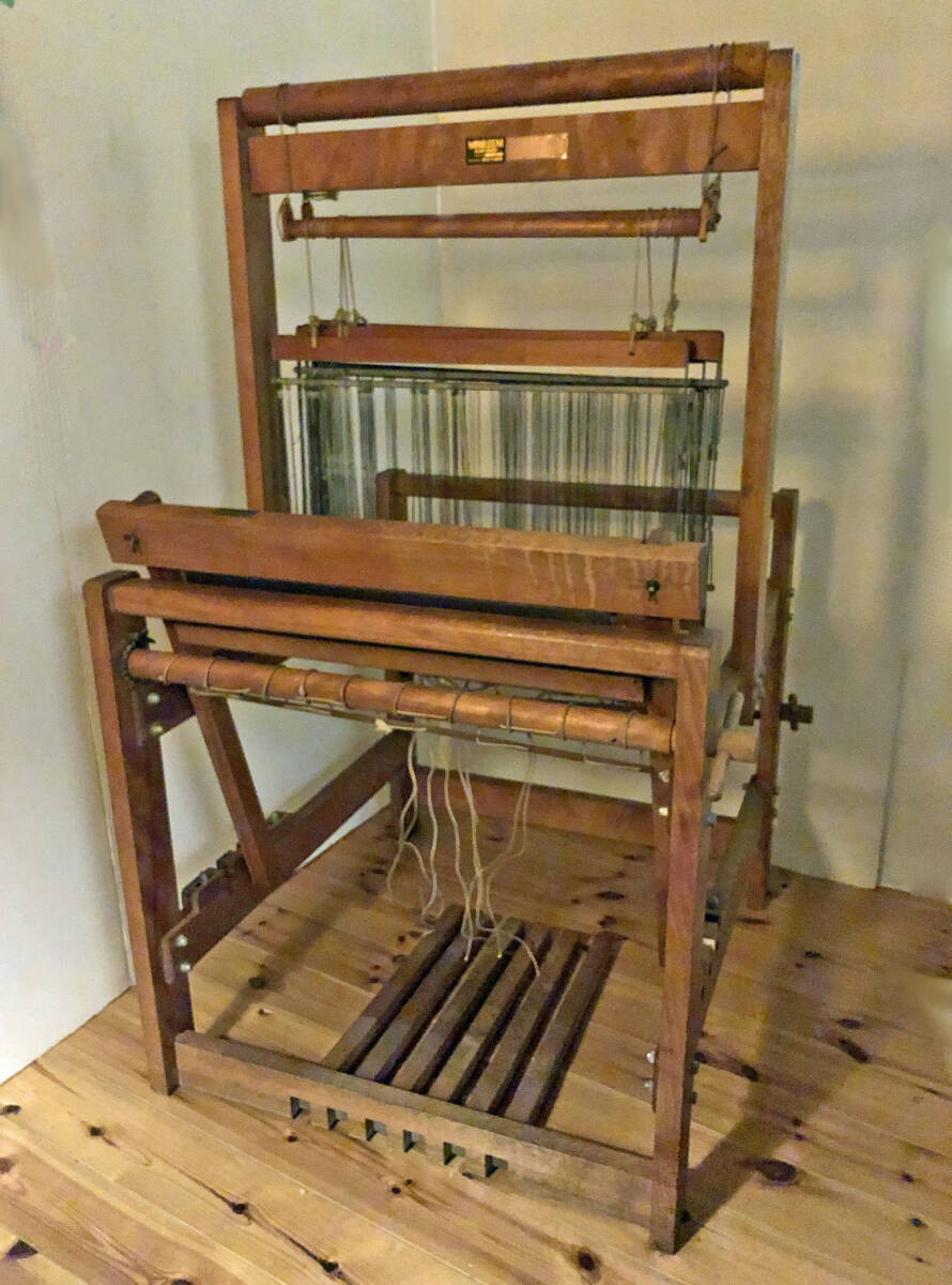 【全体的に状態が悪い】東京手織機 織り機 ろくろ式 織幅52cm ミニルーム 4枚綜絖 MINI LOOM KM-520 / 筬4枚付き ...