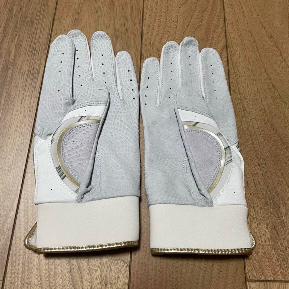 柳田悠岐 バッティンググローブ 実使用 支給 モデル アンダー