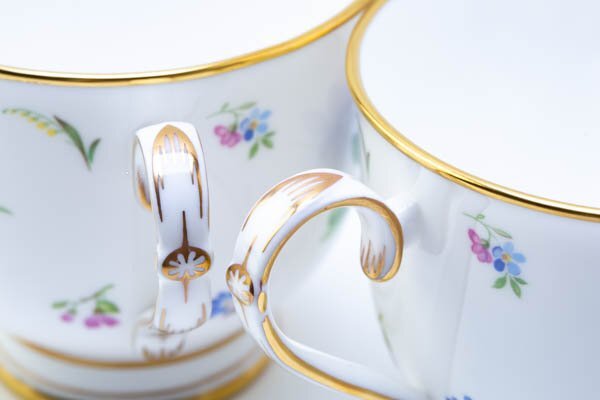 ロイヤルウースター（Royal Worcester) フィギュリン スイート