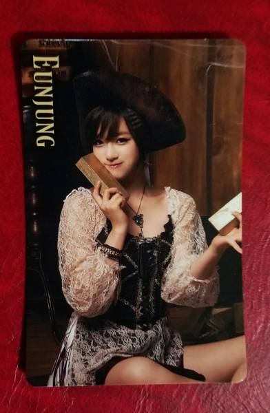 ウンジョン (T-ARA) 直筆サイン入り写真 可愛さ、愛らしさで大人気の