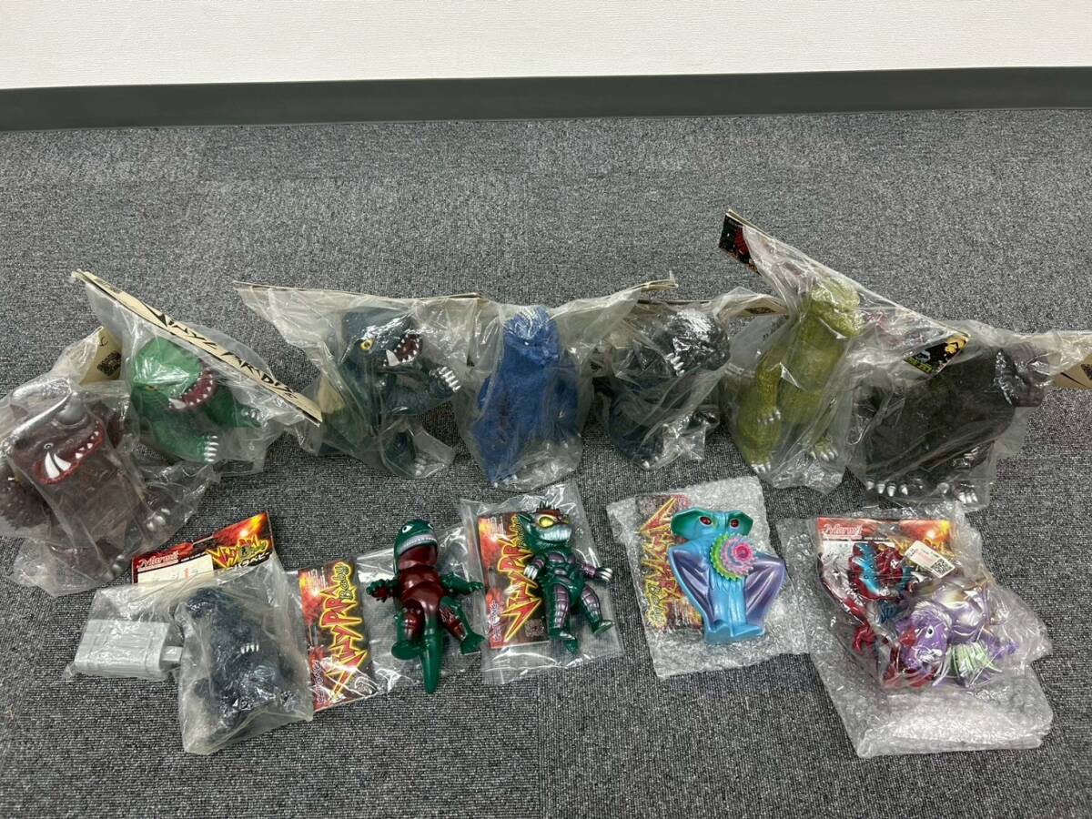 マーミット カネゴン 開田裕治イラスト版 フルカラー ソフビ