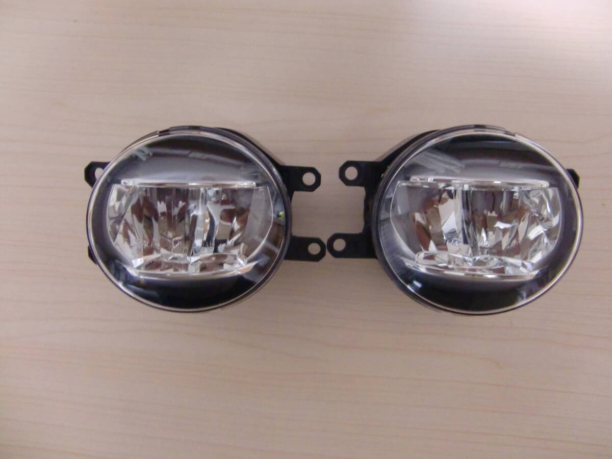 ○AGH30W/GGH30W/30系 アルファード 後期 純正 フォグランプカバー