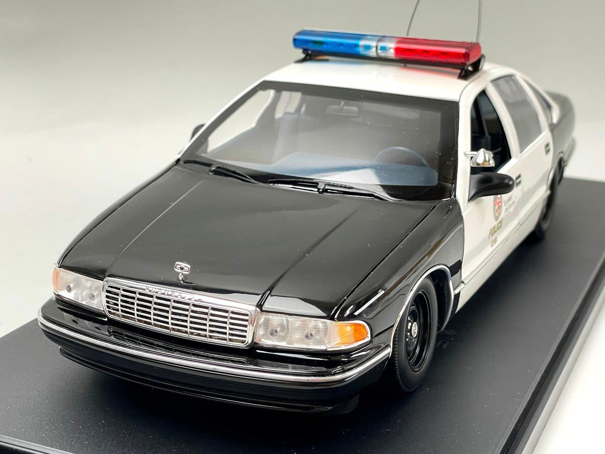 UT model シボレー カプリス 1/18 NYPD ニューヨーク & LAPD