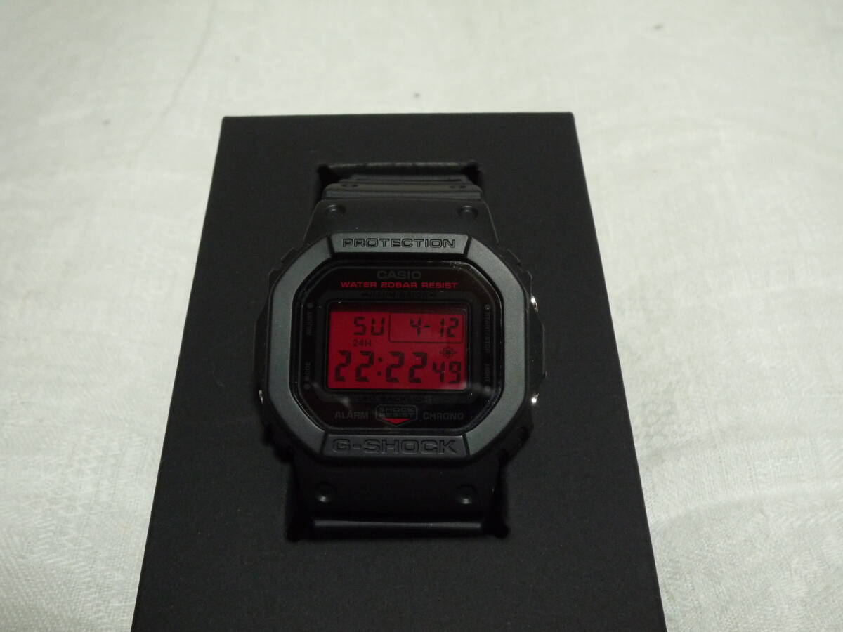 海外モデル】CASIO G-SHOCK カシオ ジーショック White and Black