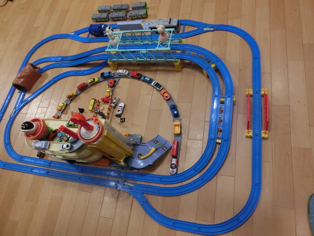傷や汚れあり】0327-307☆TOMY トミカパーキング たのしい 交通標識