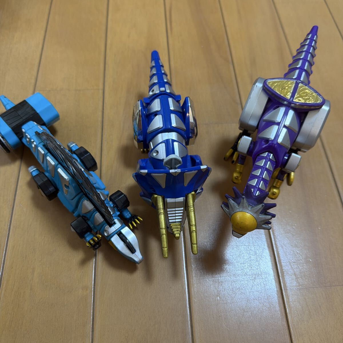 戦隊アバレンジャー ☆5体+部品☆トリケラトプス、プテラノドン