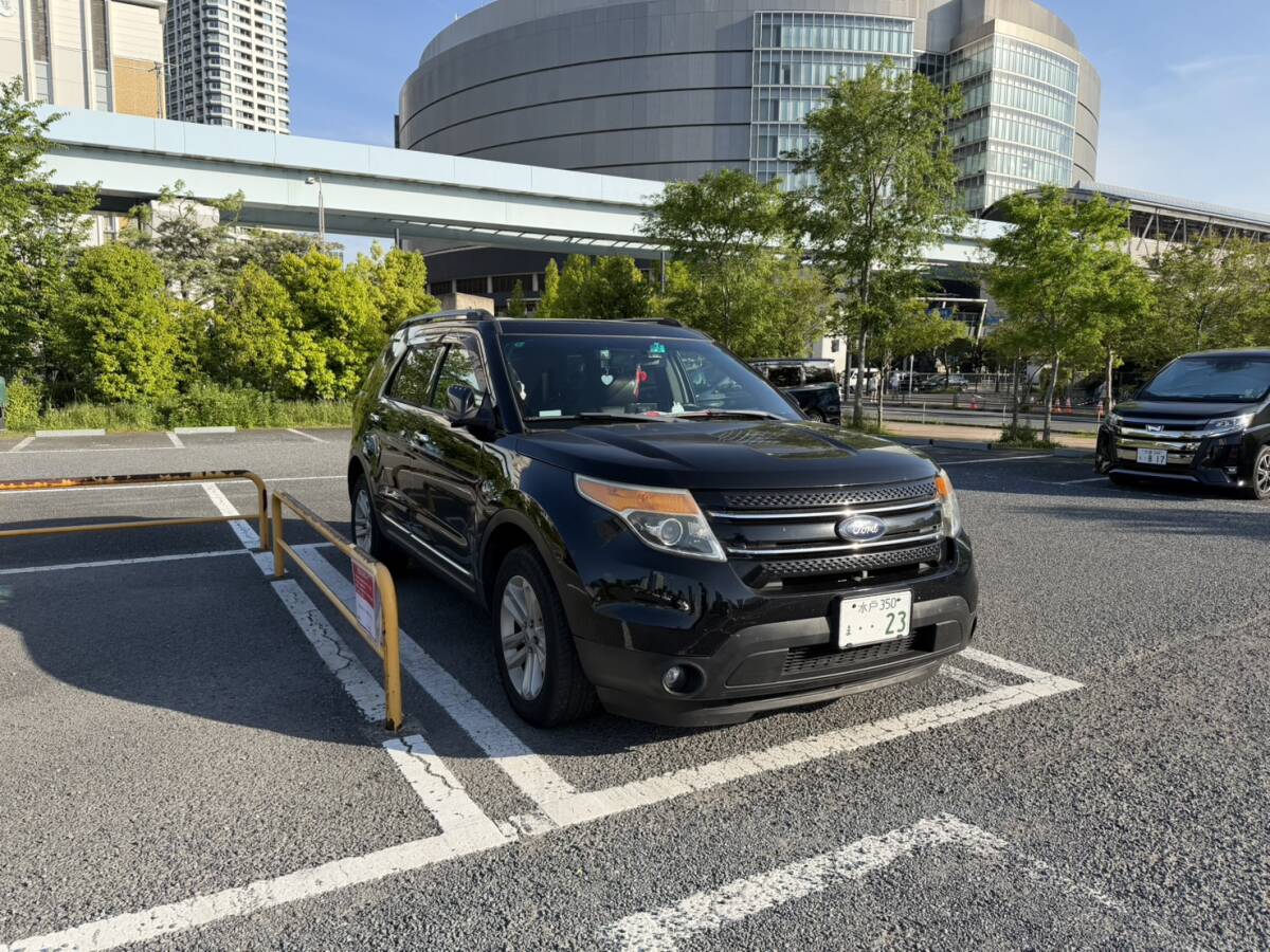 中古・美品】フォード純正 エクスプローラー 右テールレンズ 日本仕様 