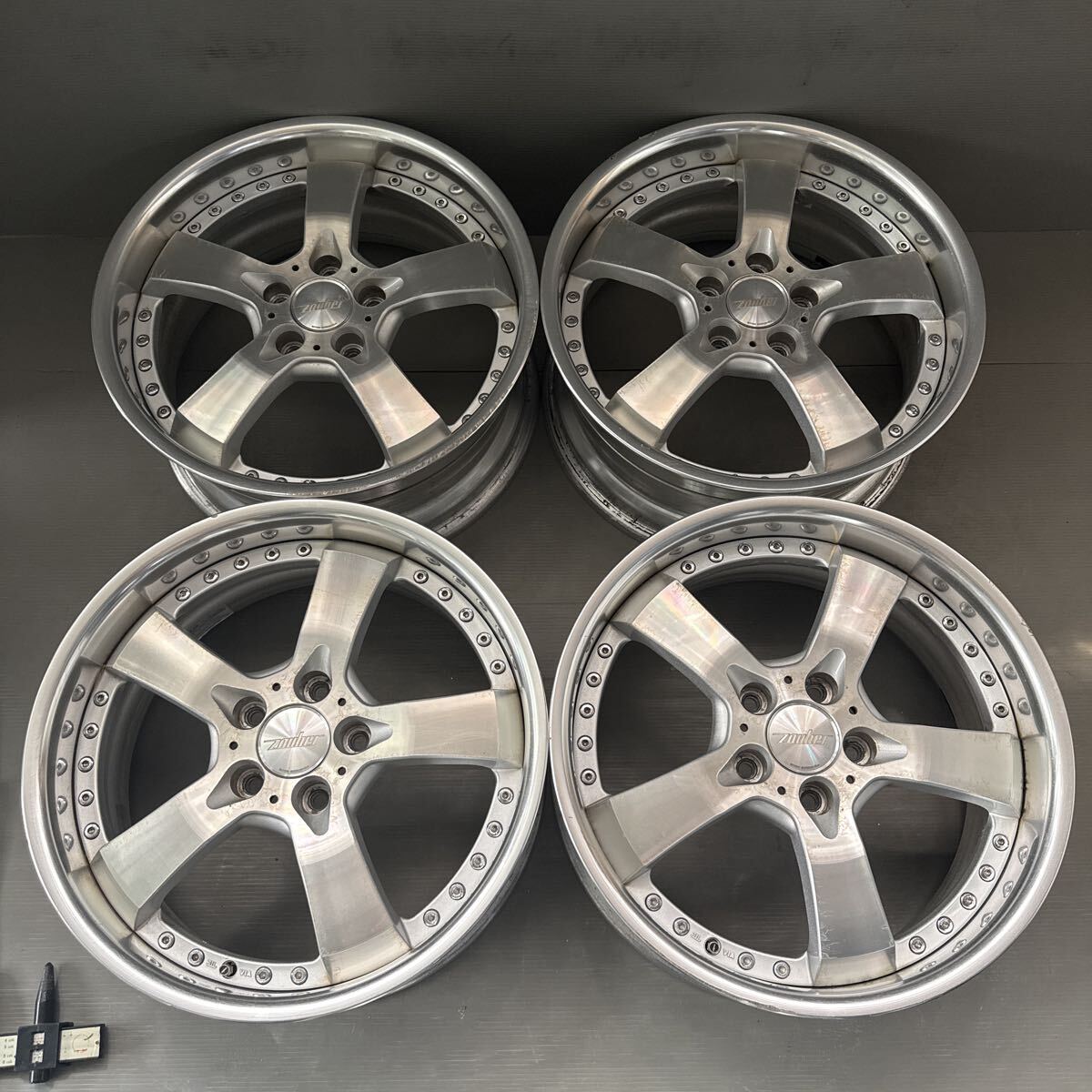 難アリ】ザウバー ZAUBER ディッシュ 18インチ 8.5J+45? 9.5J+42