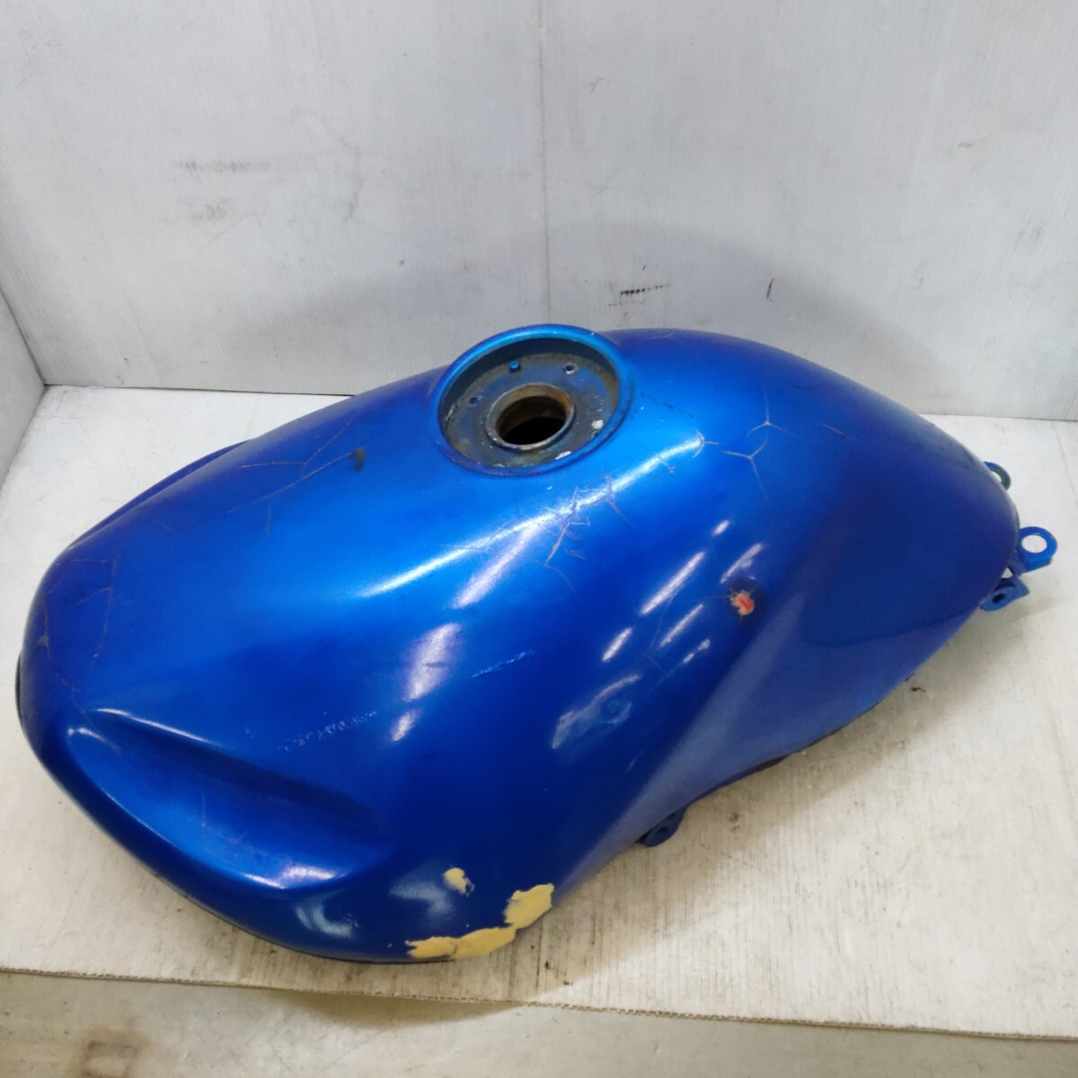 中サビ無バンディット250/400純正ガソリンタンクGJ77A/GK7AA/33D/黒