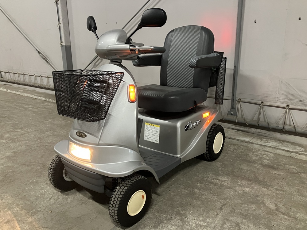 スズキ 4輪 セニアカー ET4D 専用 充電器 ジャンクの落札情報詳細