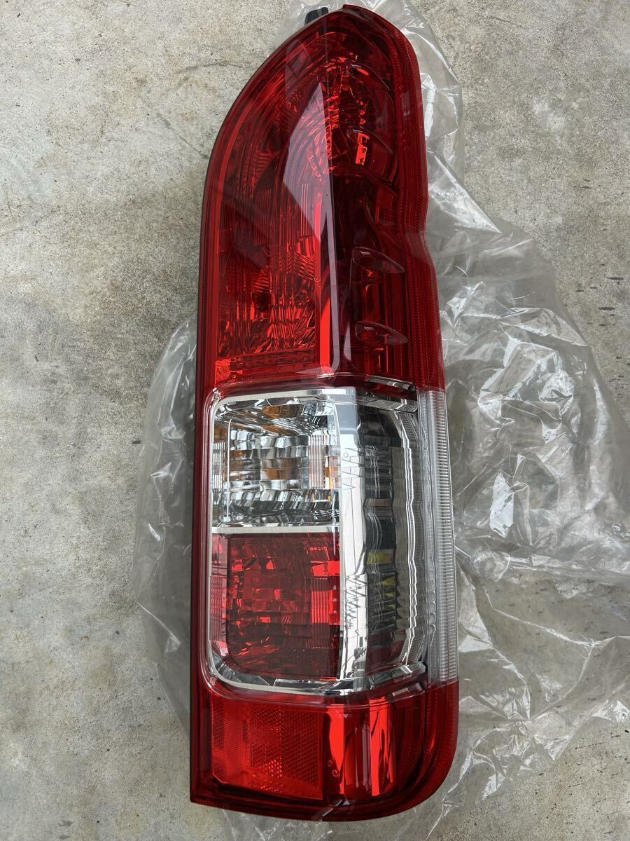 トヨタ純正 GRS200 200系 クラウン 寒冷地仕様 リアバンパー 52159